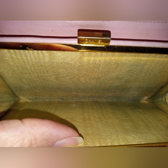 Light Pink Chanel Wallet - 100% Authentic - Picture 10 of 12